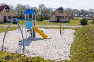 Speeltoestellen overal op het park